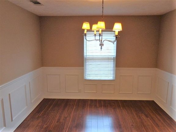 4th image of 718 General Barksdale Dr