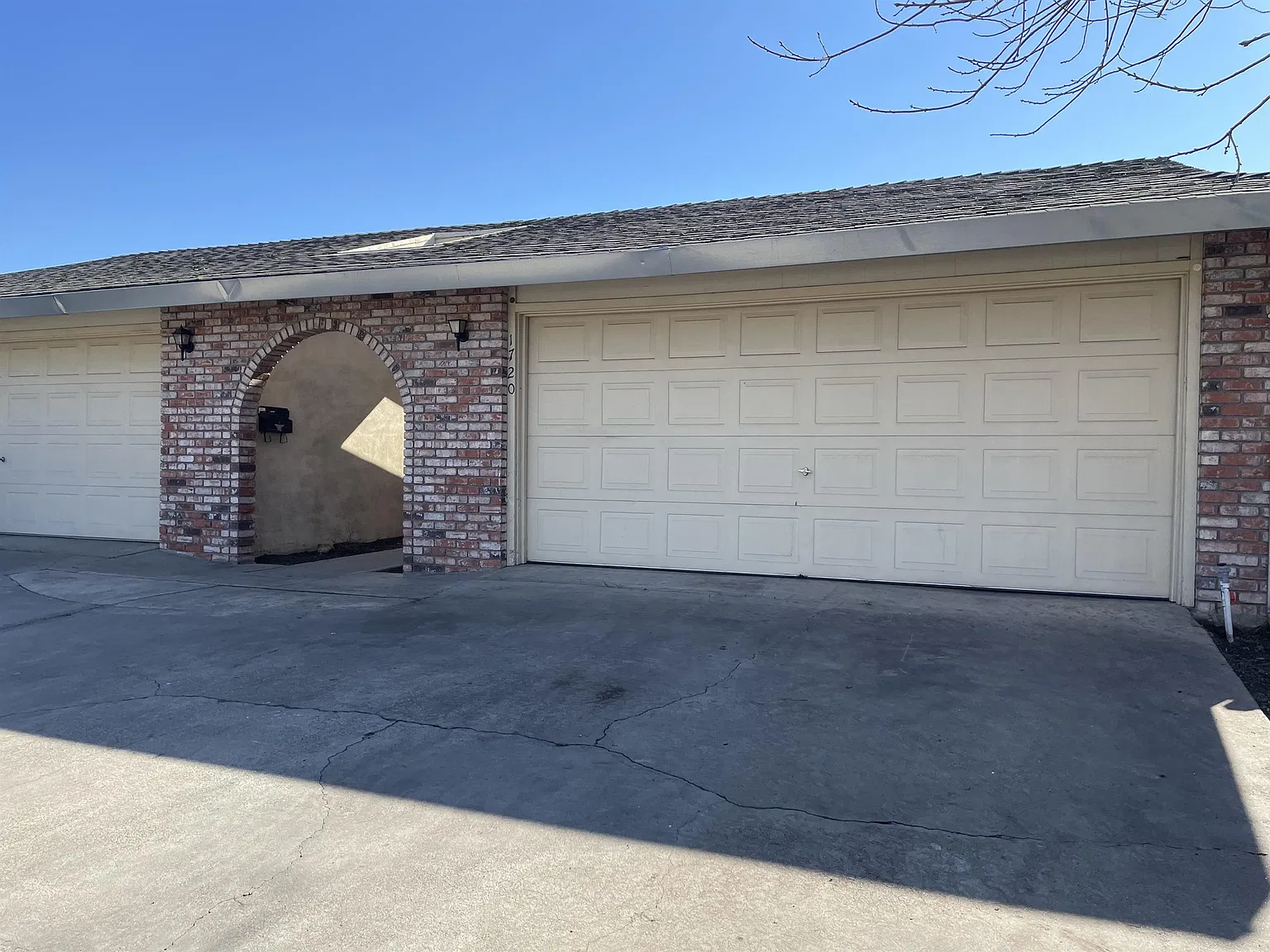 1720 Floyd Ave — Photo 3