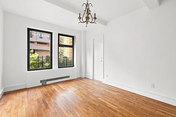 Sold by Bold New York | media 15