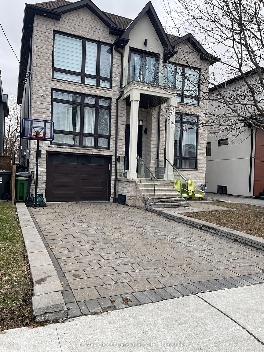 89 Cadorna Ave photo 1