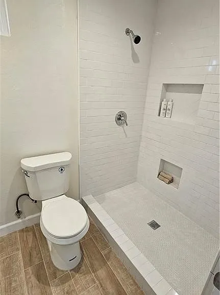 265 1/2 E M St — Photo 6