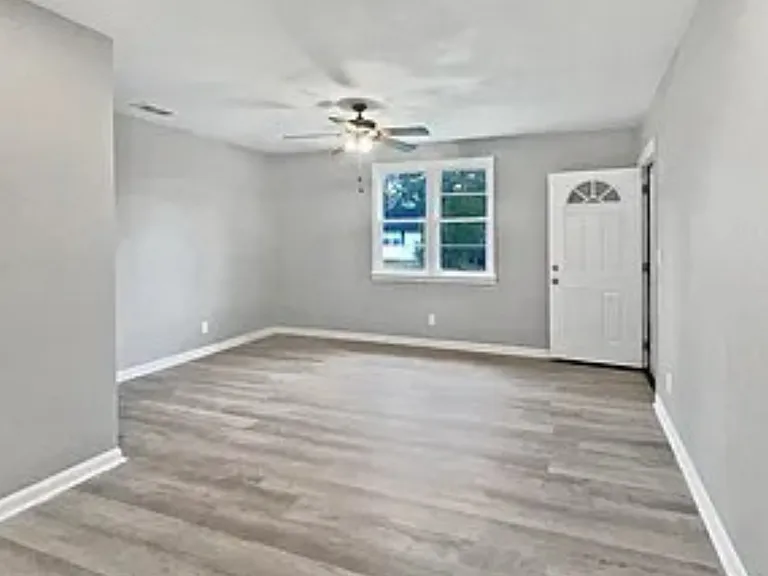 3336 Myra St — Photo 16