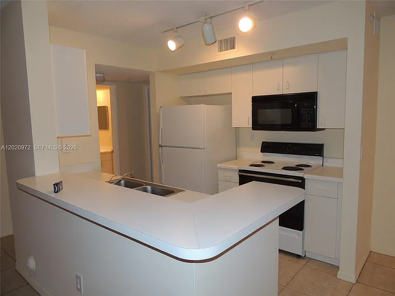 2600 S University Dr #103 — Photo 10