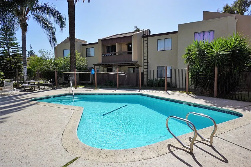 2 bed, 800 sqft, $1,980 — Photo 2