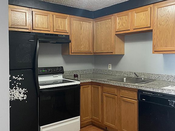4th image of 367 Elmwood Ave APT 13