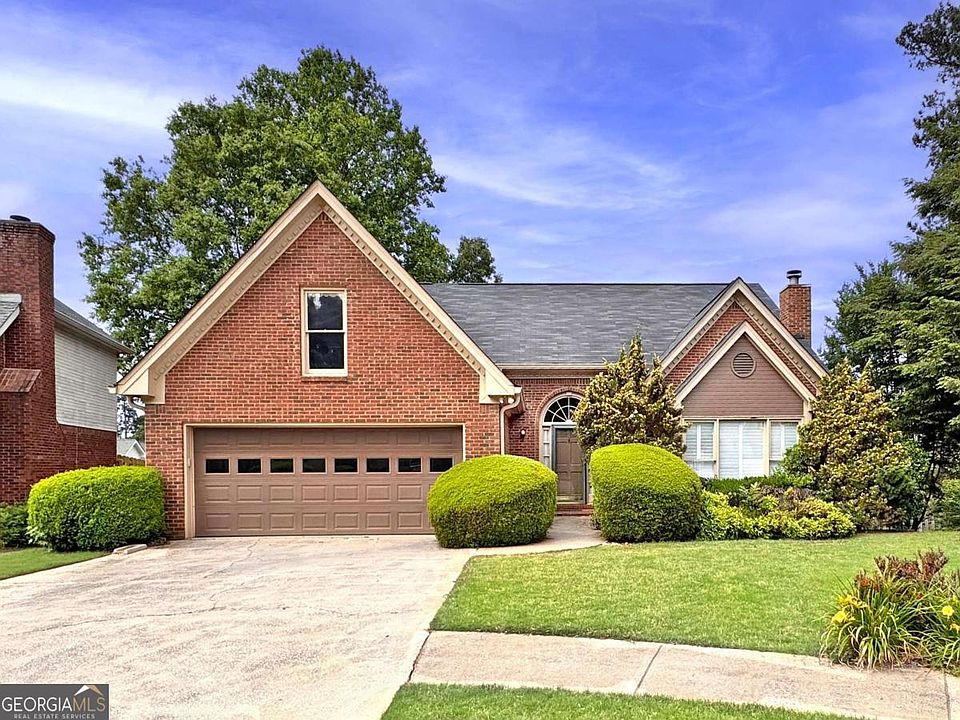 1st image of 450 Renee Cir