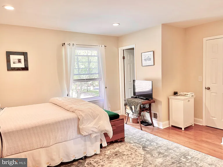 302 Marten Rd — Photo 15