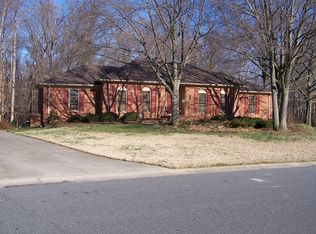 8900 Fallsdale Dr, Charlotte, NC 28214