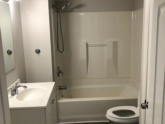 3rd image of 225 Lincoln Ave