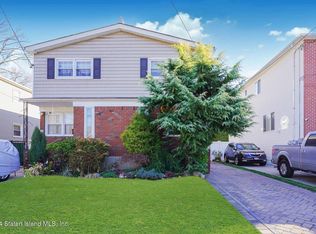 47 Raymond Ave, Staten Island, NY 10314