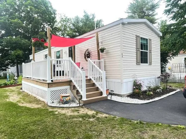 43 Evergreen Dr, Gorham, ME 04038