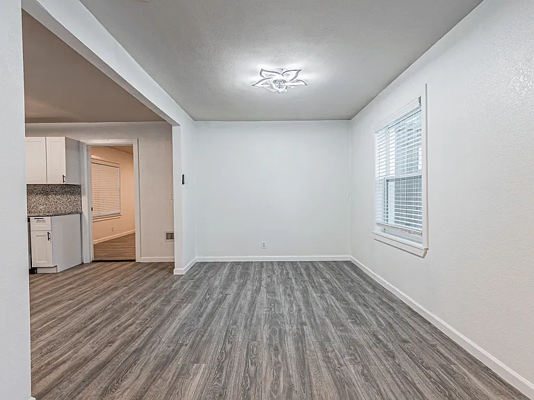 721 Bowman St — Photo 17
