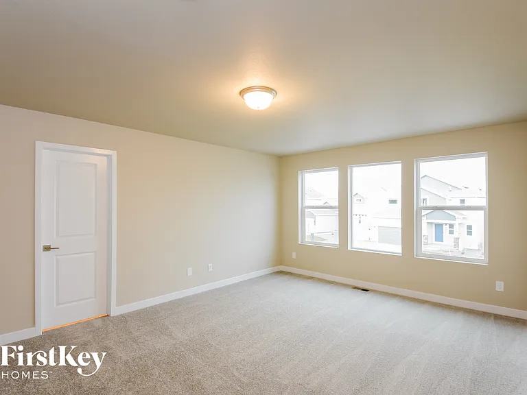 10741 Luneth Dr — Photo 8