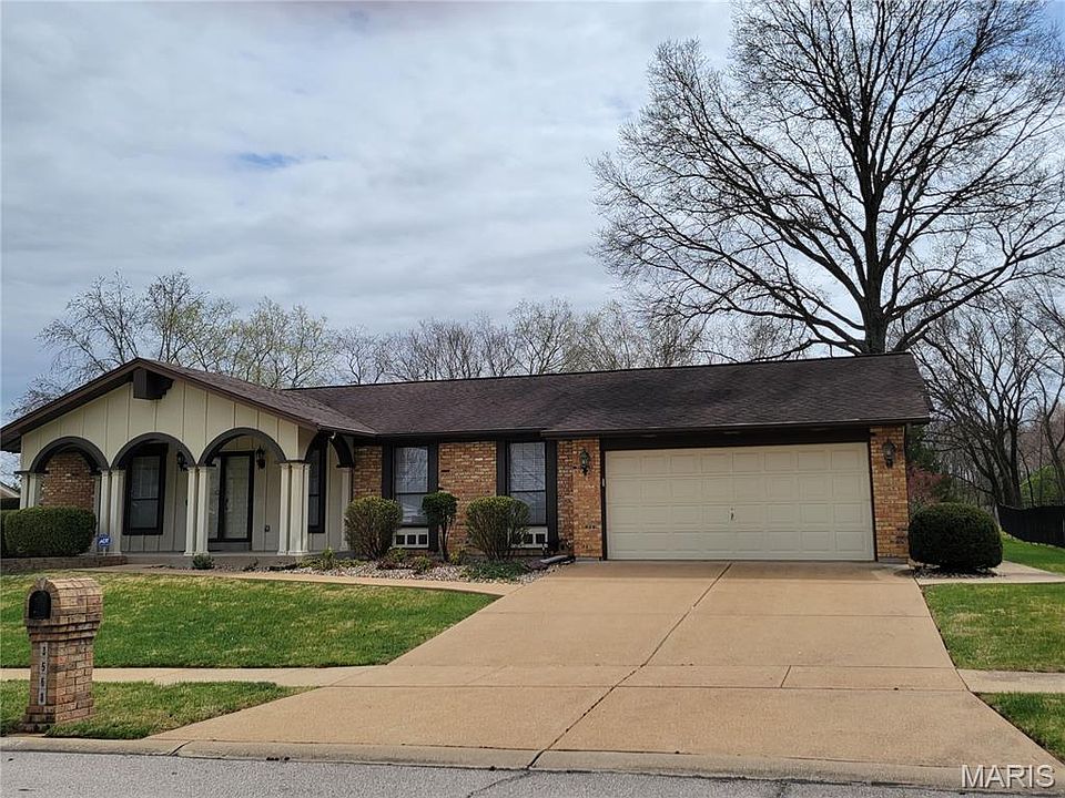 1st image of 3568 Queens Hill Dr