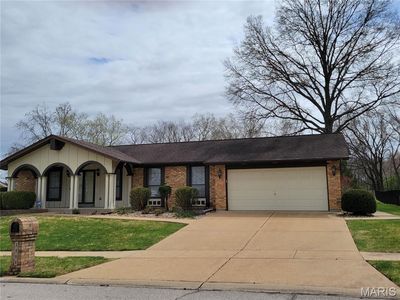 3568 Queens Hill Dr, Saint Louis, MO, 63129