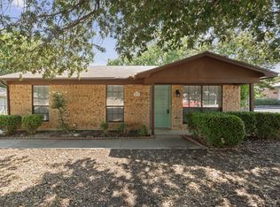 517 Pemberton Dr, Fort Worth, TX 76108