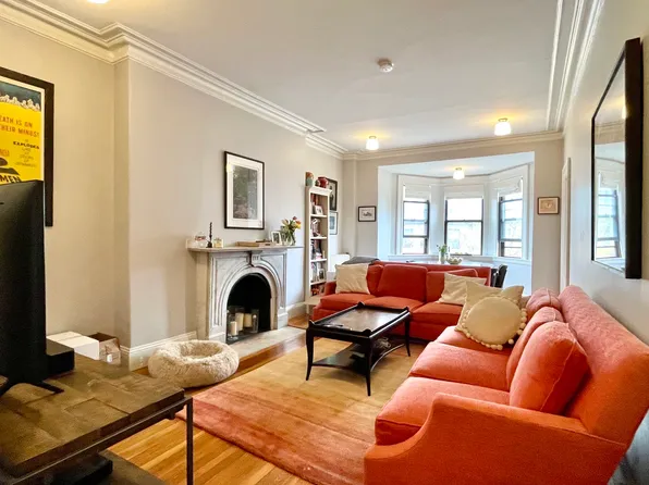 140 Marlborough St APT 3, Boston, MA 02116