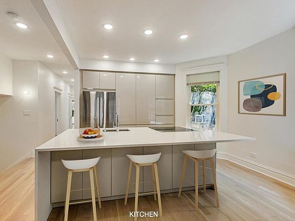4th image of 4723 N Magnolia Ave #1