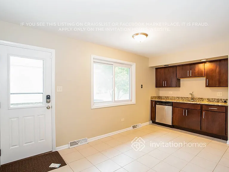 16460 Roy St — Photo 3