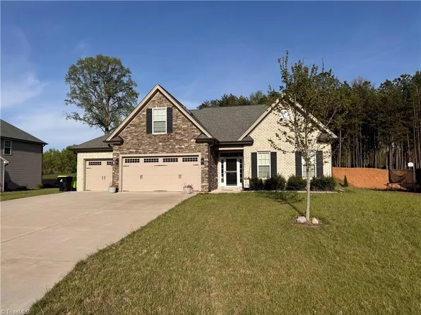 204 Shadow Trl, Clemmons, NC 27012