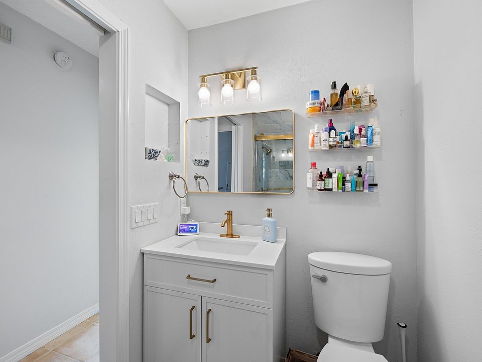1st image of 5001 Grande Dr APT 222