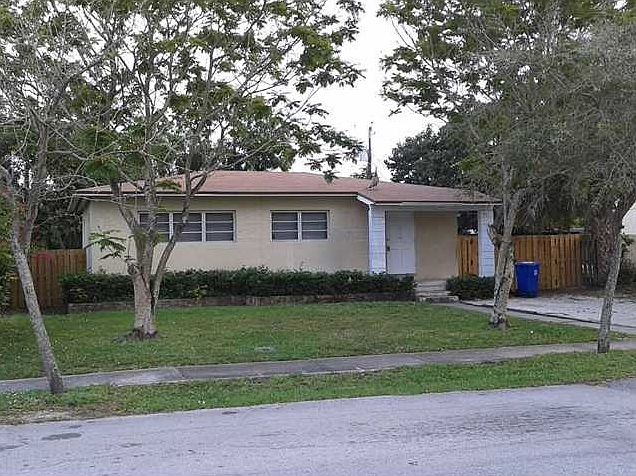 1st image of 716 NW 18th St