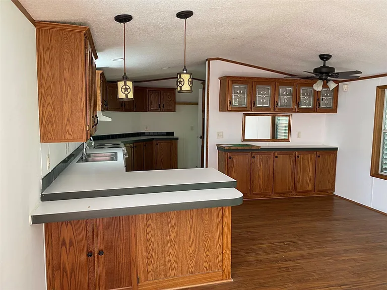 16066 North Loop Dr — Photo 3