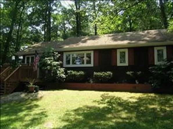 5 Muchivo Trl, Andover, NJ 07821