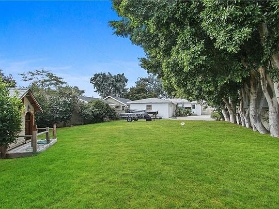 4th image of 6012 Primrose Ave