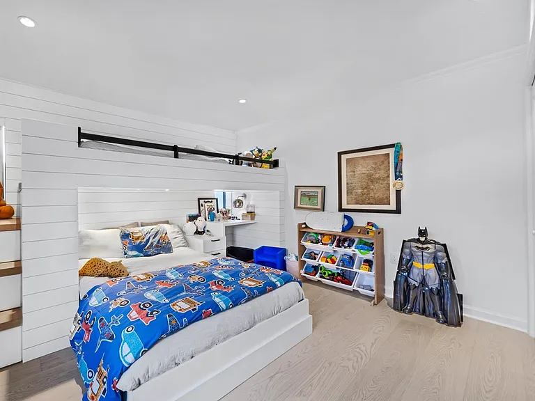 7500 Miami View Dr #SFH — Photo 11