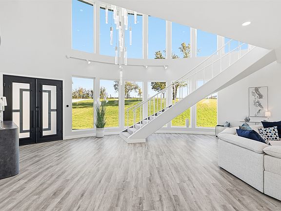 4th image of 145 Rock Ct