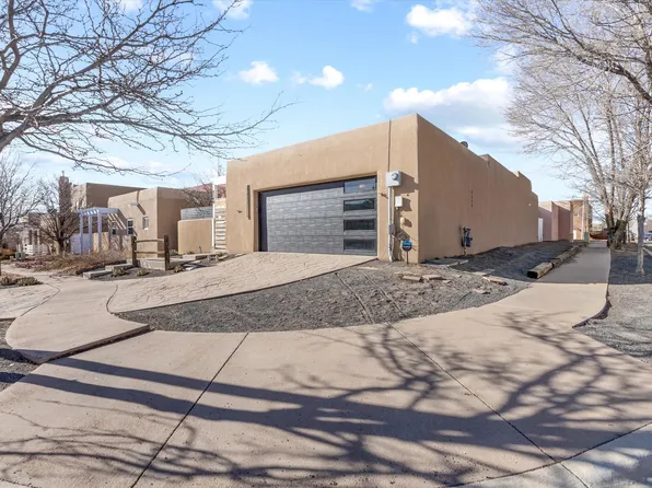 4244 Vuelta Colorada, Santa Fe, NM 87507