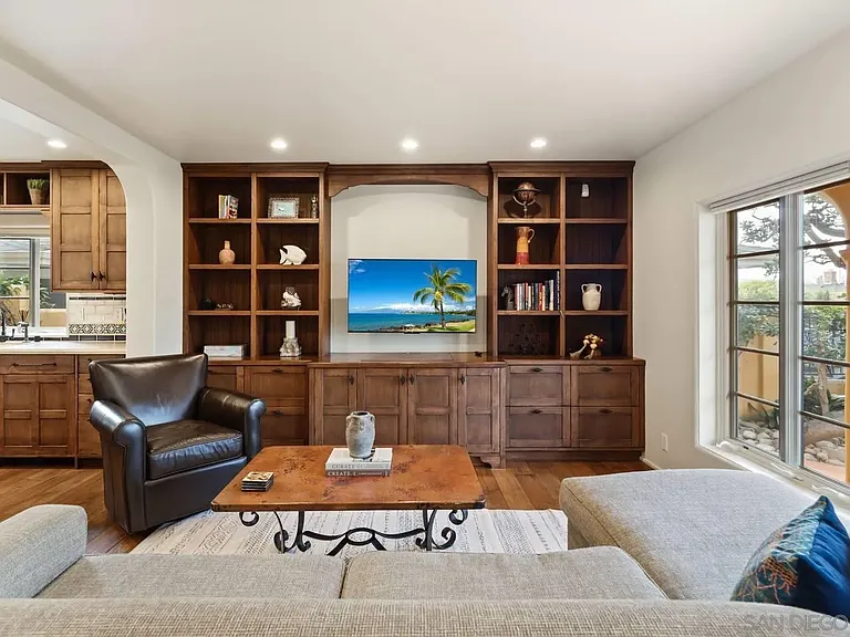 7344 Olivetas Ave — Photo 39