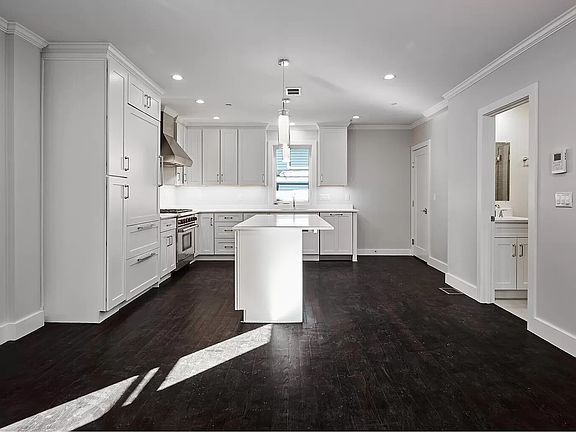 3rd image of 57 Hurley St Unit 1