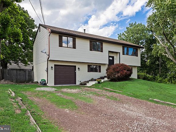 3rd image of 841 Chestnut Ave