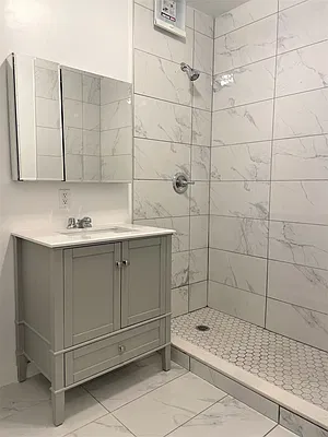 Bathroom, photo 1