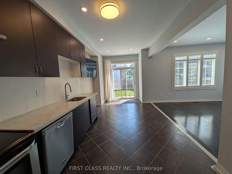 1140 Stuffles Cres — Photo 10