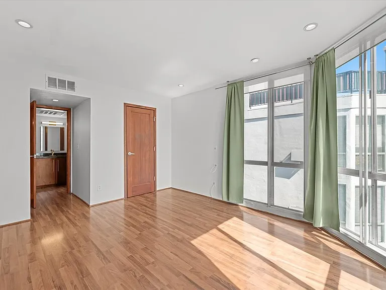 8530 Holloway Dr #306 — Photo 11