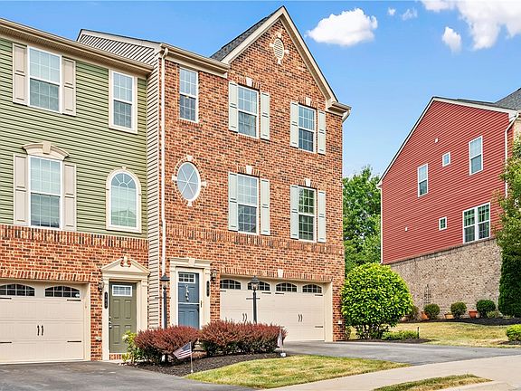 2nd image of 107 Mews Ln