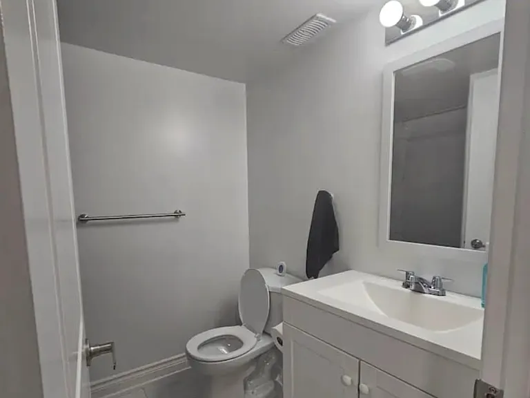 54 Baycliffe Dr #1 — Photo 4