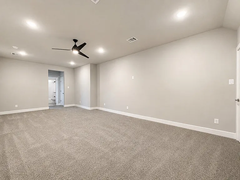 350 Pearland Dr — Photo 22