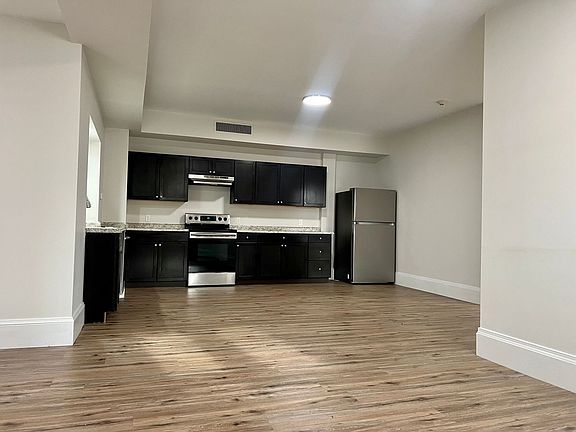 4th image of 1704 Broad St Unit 5