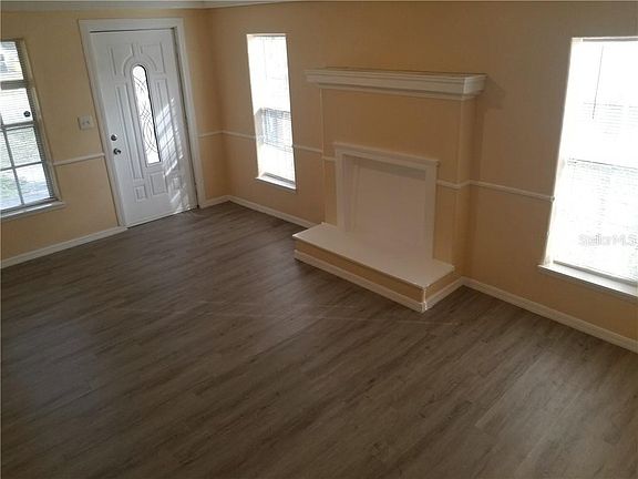 5th image of 1039 S Suwanee Ave