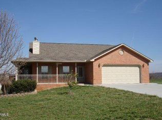 1547 Foxfire Cir, Seymour, TN 37865