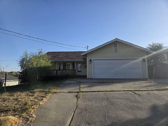 4th image of 327 Cemetery Ave