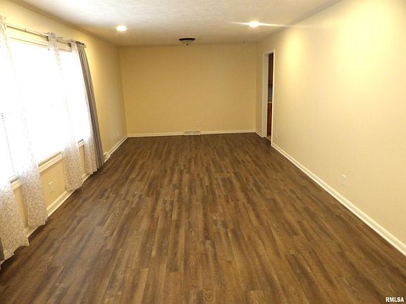 4th image of 1008 Glendale St