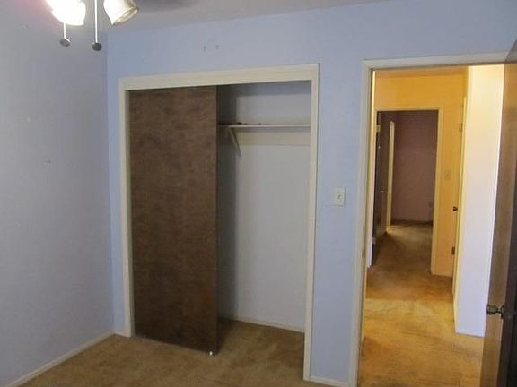 4th image of 2816 Bluebird Dr