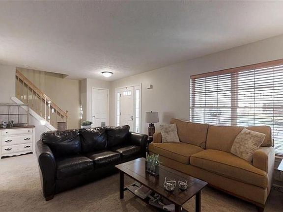 3rd image of 1554 Meadowbrook Ln