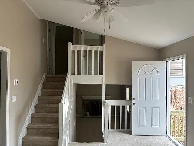 3 bed, 2.0 bath, 1516 sqft, $2,520 — Photo 3