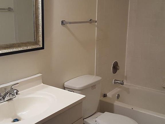 3rd image of 44 W 59th St APT F